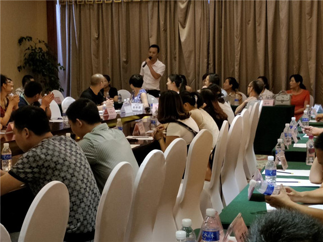 ÇþÏØ¾ÏúÉ̼¯»á4